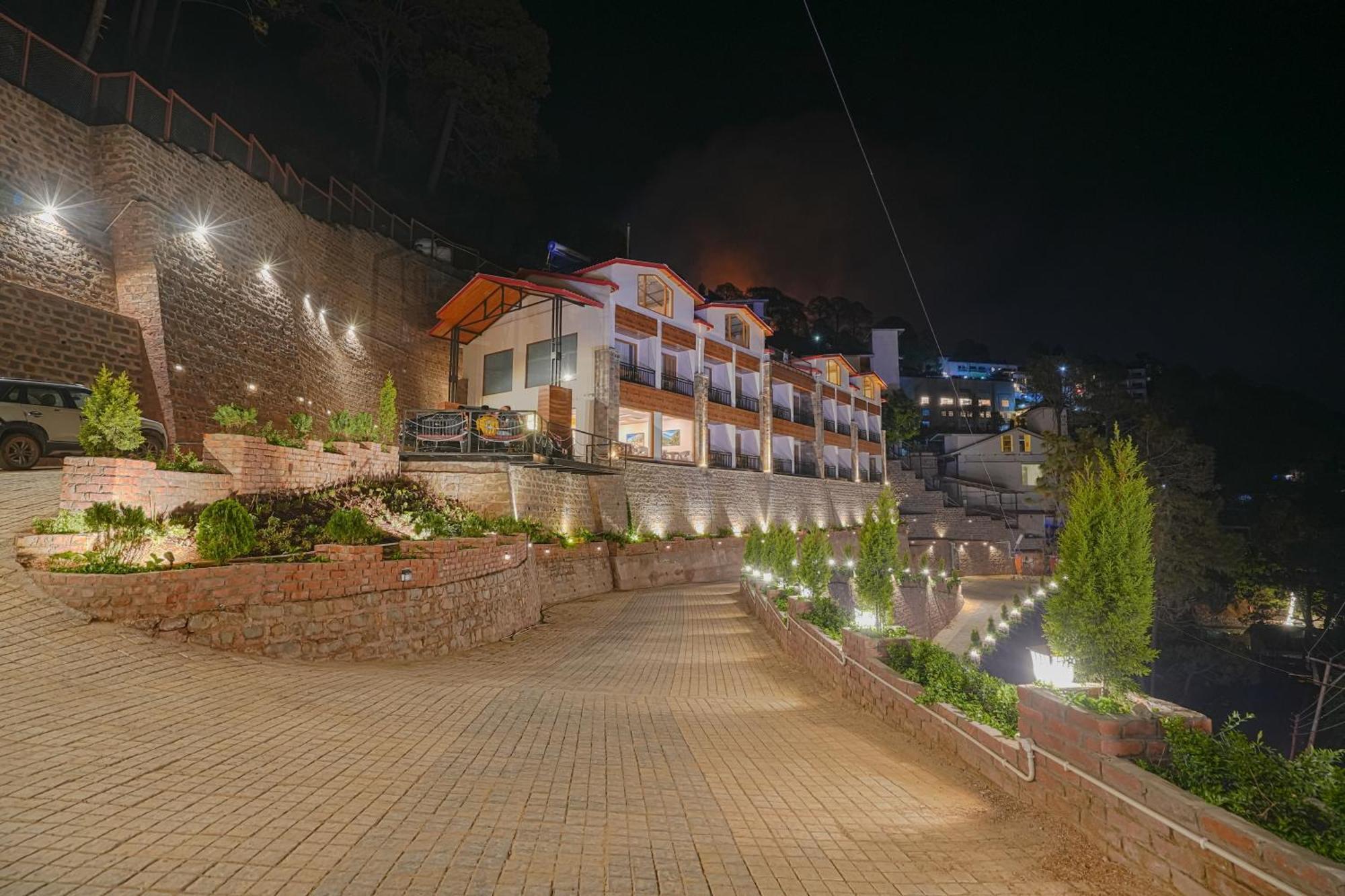 The Sanawar Heights I Kasauli I New Property Exterior foto